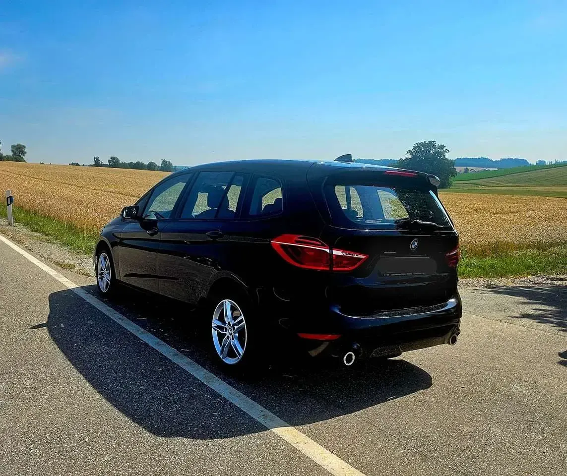 Gebraucht BMW 220 Gran Tourer 190 PS (139 kW) 2019 Schwarz Van / Kleinbus