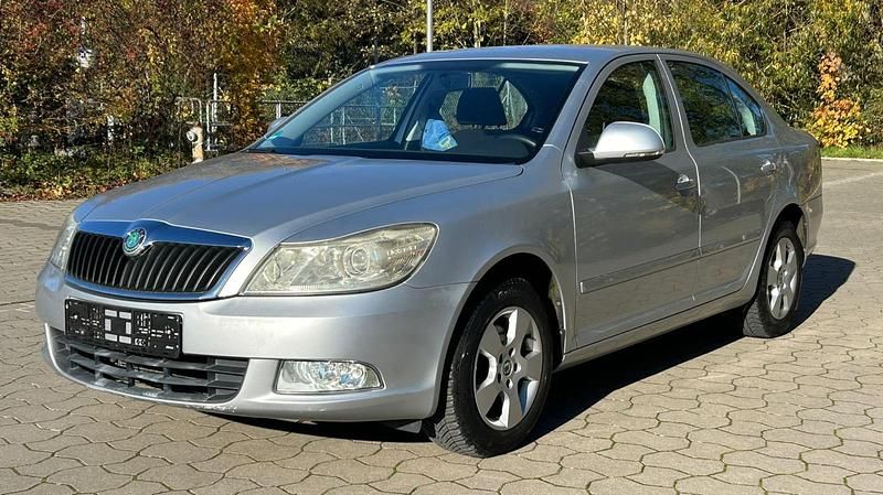 Silber Gebraucht 2009 Skoda Octavia Limousine | 5.990 € (Guter Preis) - Bild 1/4
