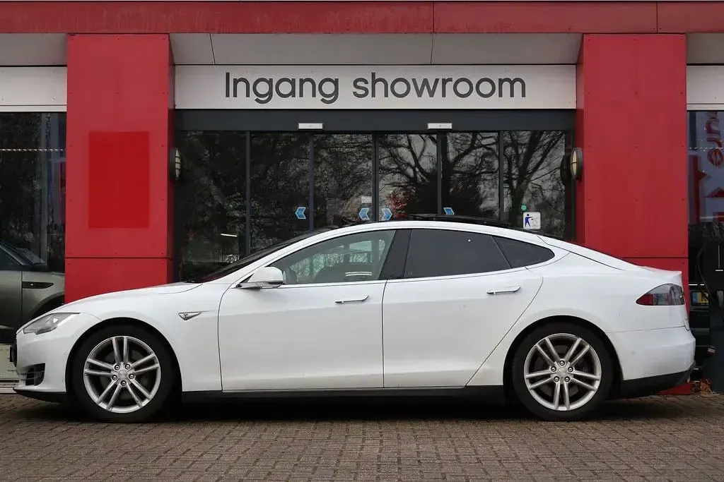 Gebraucht Tesla Model S 278 kW (379 PS) 2015 Weiß Kleinwagen