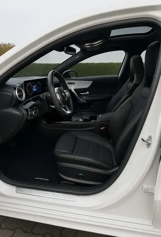Gebraucht Mercedes A200 AMG line 163 PS (119 kW) 2022 Weiß Limousine