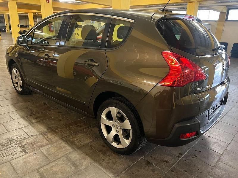 Gebraucht Peugeot 3008 Premium 156 PS (114 kW) 2009 Braun Van / Kleinbus