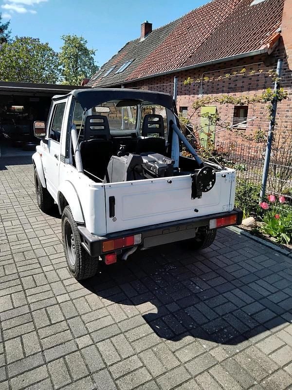 Second-hand Suzuki Samurai 70 CP (51 kW) 1996 Alb SUV
