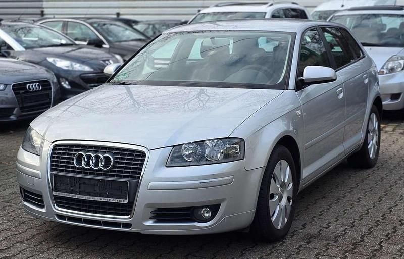 Gebraucht Audi A3 Attraction 140 PS (102 kW) 2008 Eissilber metallic Kleinwagen