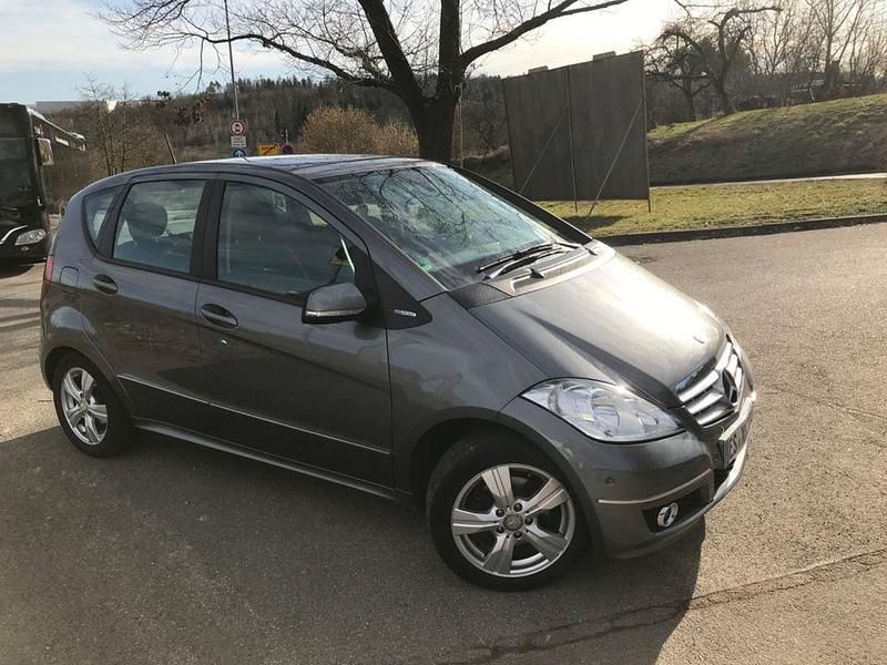 Gebraucht Mercedes A160 Avantgarde 95 PS (69 kW) 2011 Grau Limousine