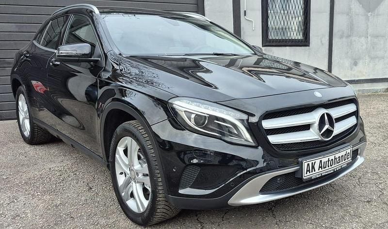 Gebraucht Mercedes GLA200 156 PS (114 kW) 2016 Schwarz SUV