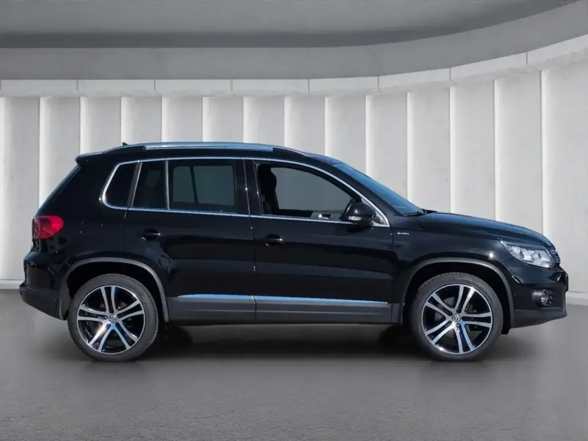 Gebraucht VW Tiguan LOUNGE 177 PS (130 kW) 2015 Schwarz SUV