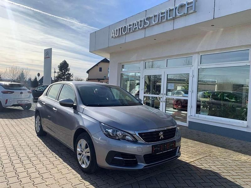 Gebraucht Peugeot 308 Active 131 PS (96 kW) 2020 Artense grau Limousine