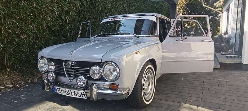 Weiß Gebraucht 1976 Alfa Romeo Giulia Super Limousine | 29.500 € - Bild 1/4