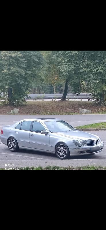 Gebraucht Mercedes E350 272 PS (200 kW) 2005 Silber Limousine
