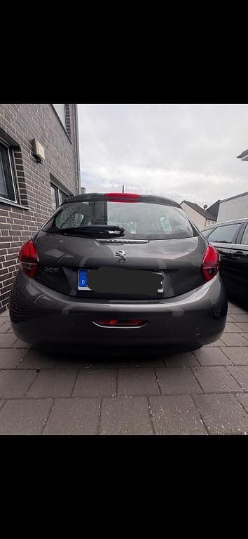 Gebraucht Peugeot 208 Active 83 PS (61 kW) 2017 Kleinwagen