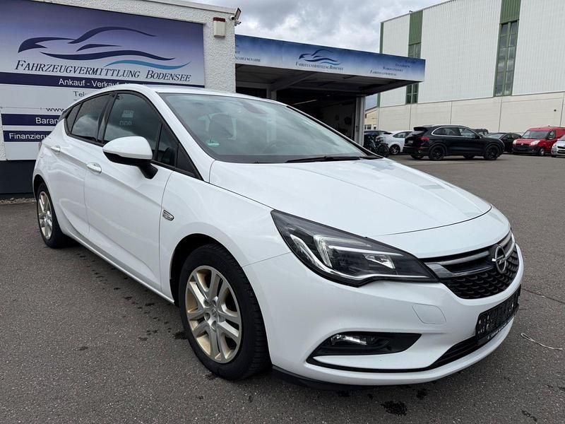 Gebraucht Opel Astra 125 PS (91 kW) 2018 Weiß Limousine