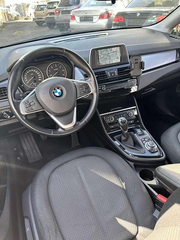 Gebraucht 2015 BMW 218 Active Tourer Luxury Line Van / Kleinbus | 7.599 € (Superpreis) - Bild 1/4