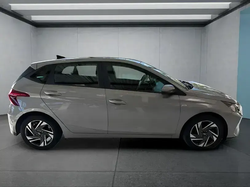 Gebraucht Hyundai i20 2022 Braun Kleinwagen