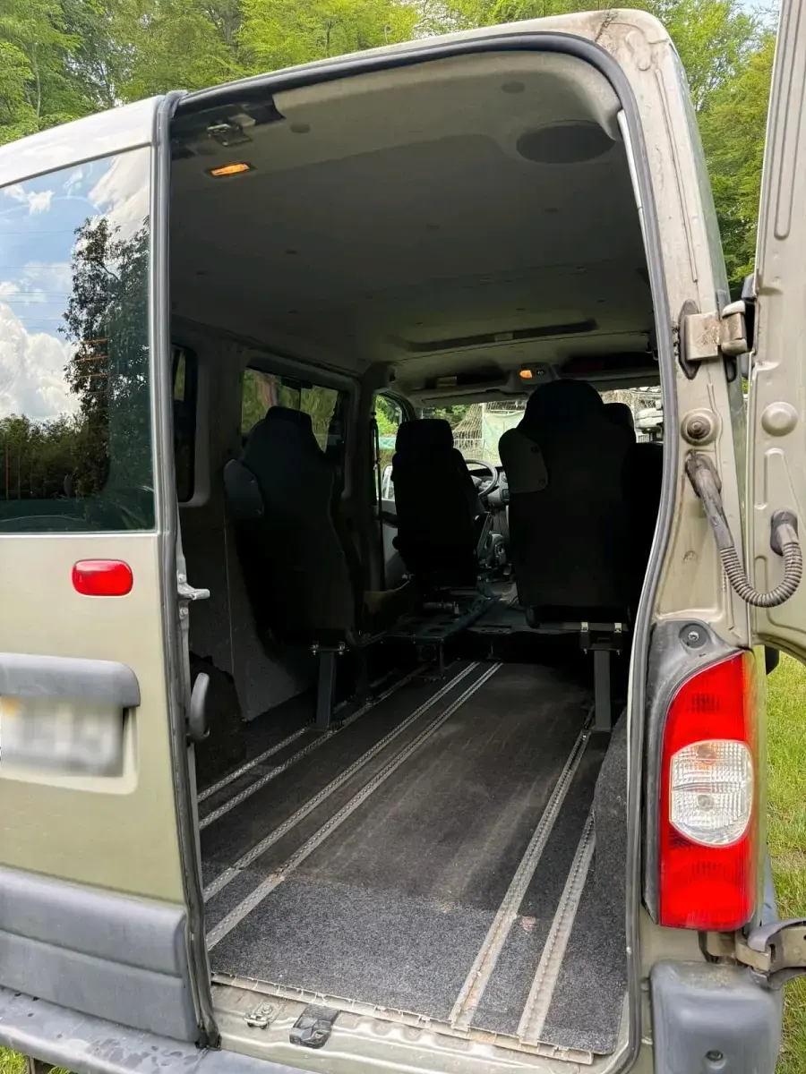 Gebraucht Renault Master 101 PS (74 kW) 2010 Grau Van / Kleinbus