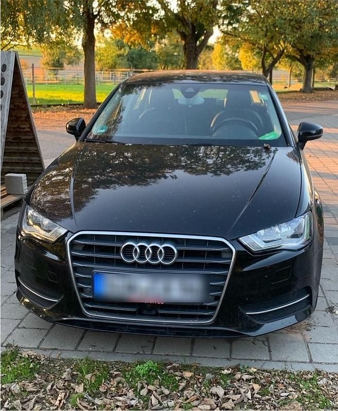 Schwarz Gebraucht 2013 Audi A3 Sportback Kombi | 10.000 € (Guter Preis) - Bild 1/2