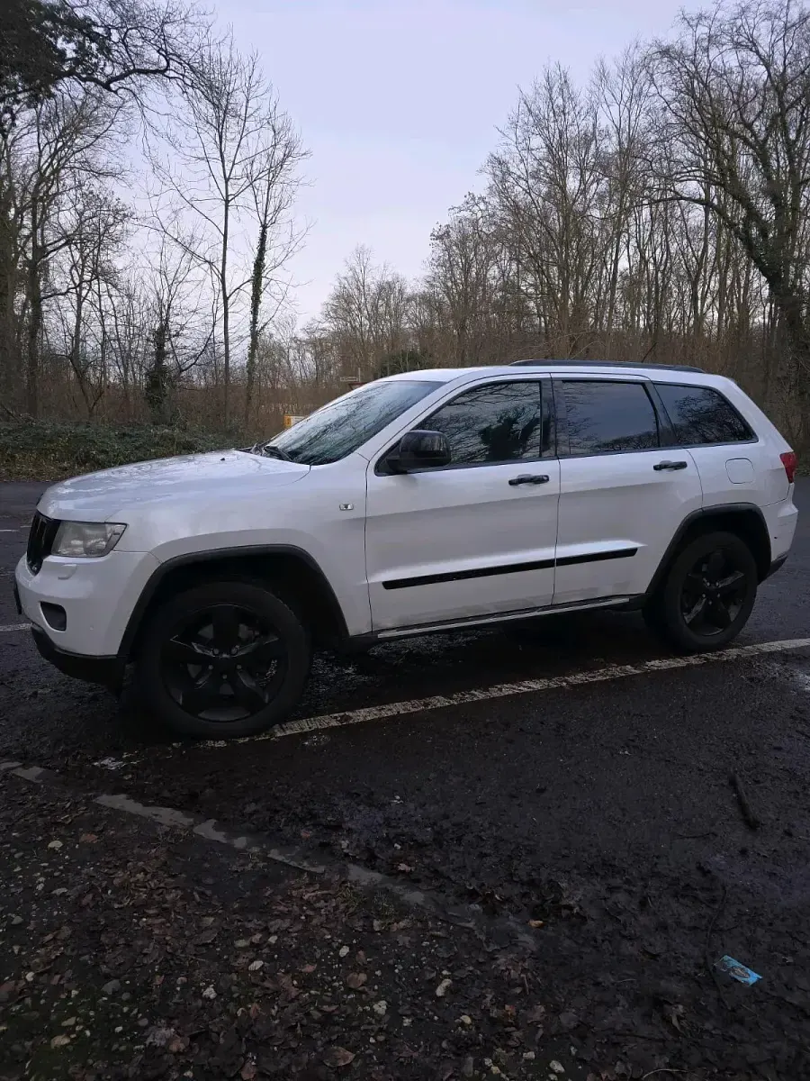 Gebraucht Jeep Grand Cherokee 241 PS (177 kW) 2011 Weiß SUV
