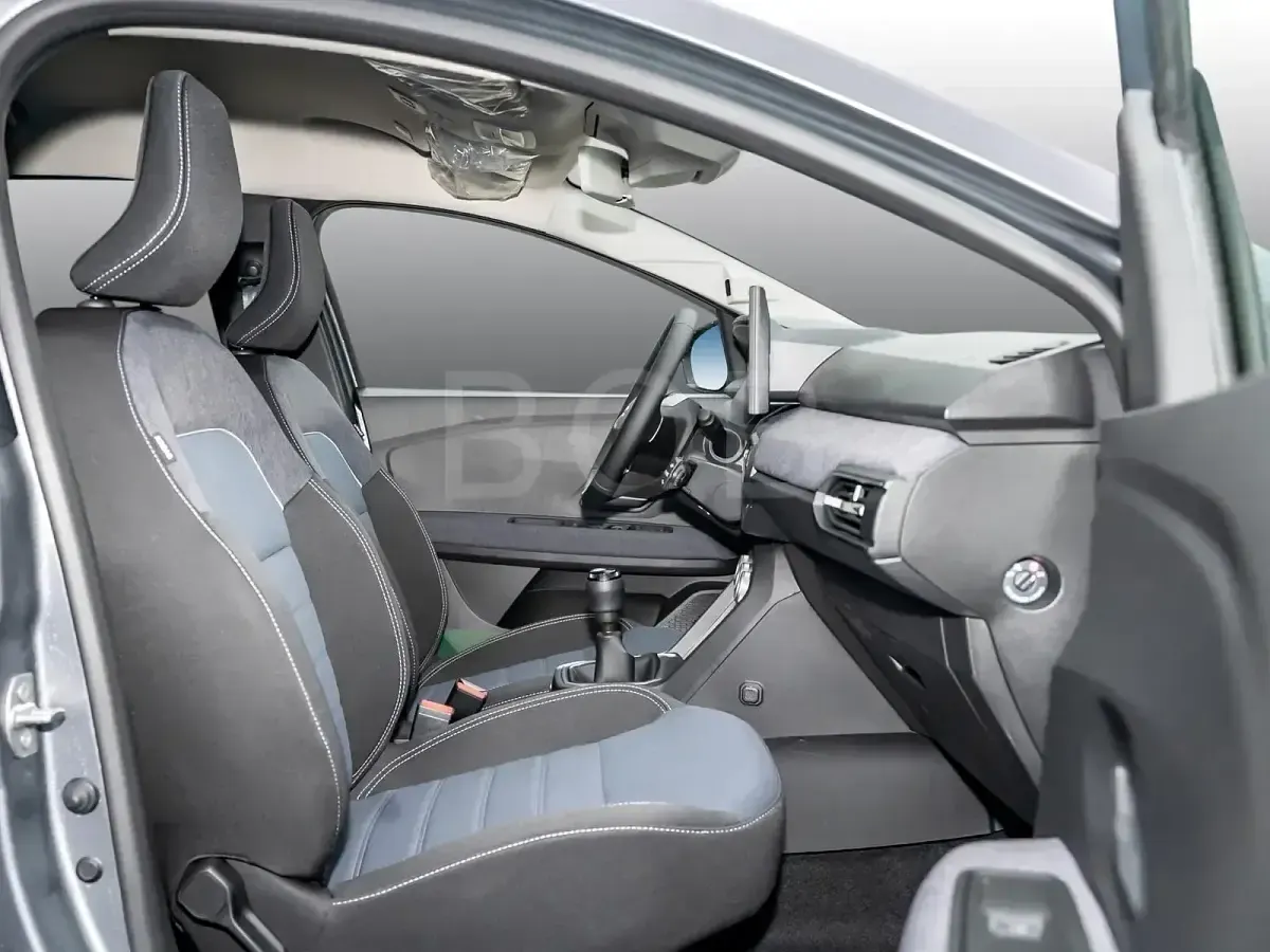 Gebraucht Dacia Jogger Journey 110 PS (80 kW) 2025 Grau Van / Kleinbus
