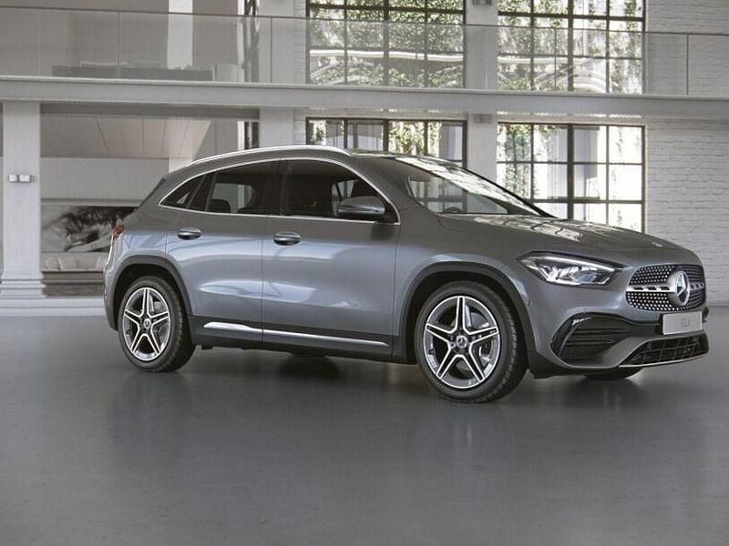 Gebraucht Mercedes GLA220 AMG 190 PS (139 kW) 2020 Metalliclack mountaingrau (metallic) SUV