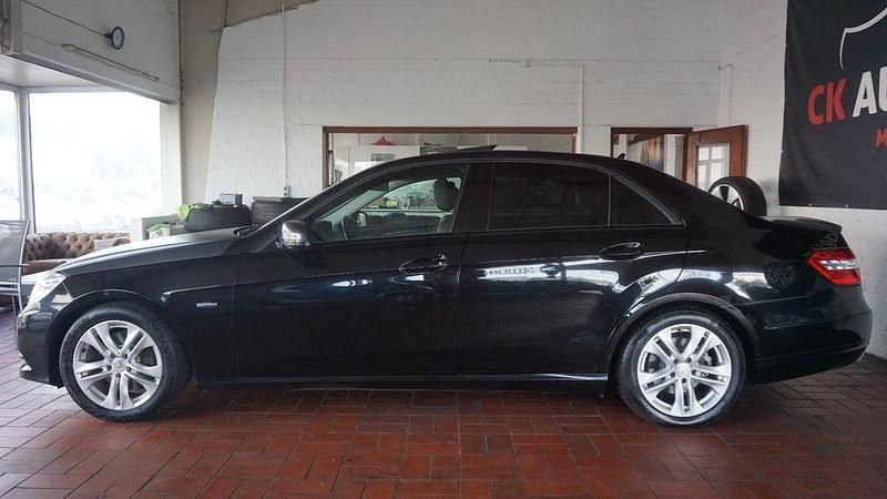 Gebraucht Mercedes E300 252 PS (185 kW) 2011 Schwarz Limousine