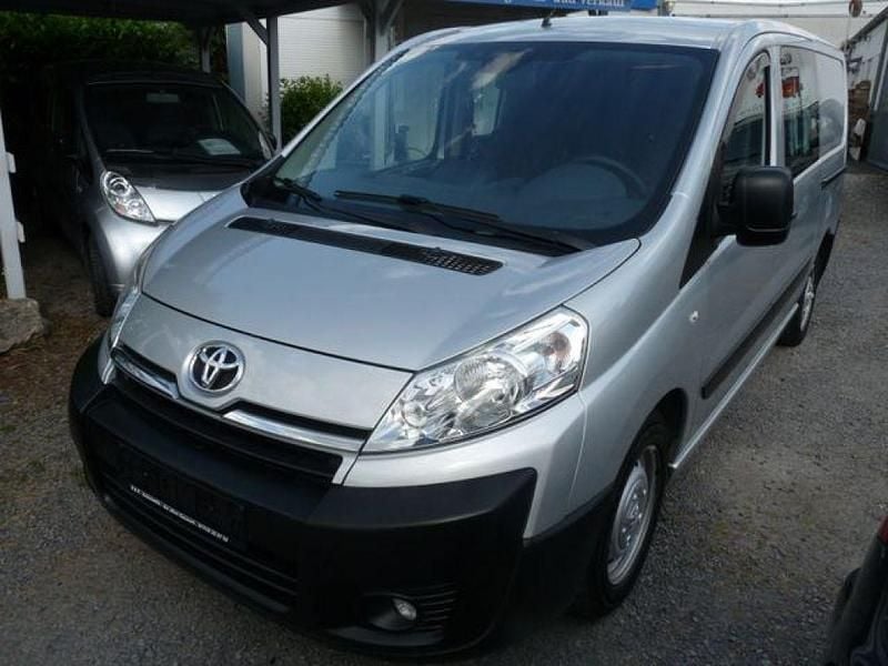 Atomium silver (metallic) Gebraucht 2014 Toyota Proace Comfort Van / Kleinbus | 8.900 € (Etwas zu teuer) - Bild 1/4