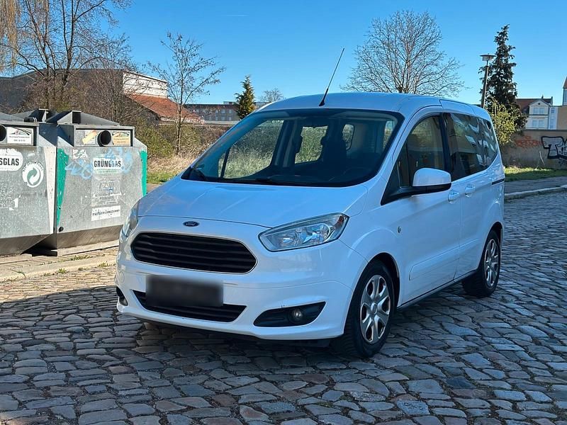 Gebraucht Ford Tourneo Courier 95 PS (69 kW) 2016 Weiß Van / Kleinbus
