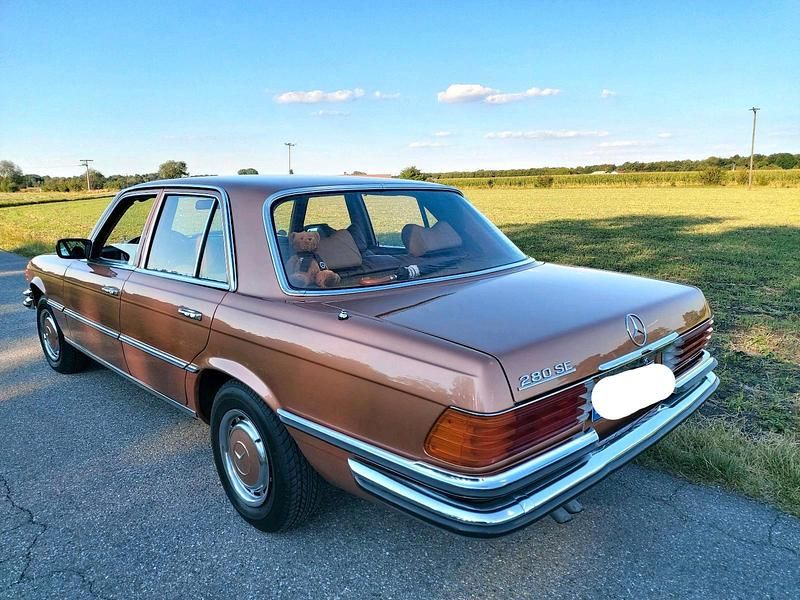 Gebraucht Mercedes E280 185 PS (136 kW) 1978 Gold Limousine