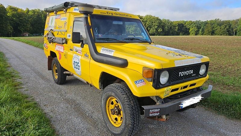 Gelb Gebraucht 1989 Toyota Land Cruiser SUV | 18.700 € - Bild 1/4