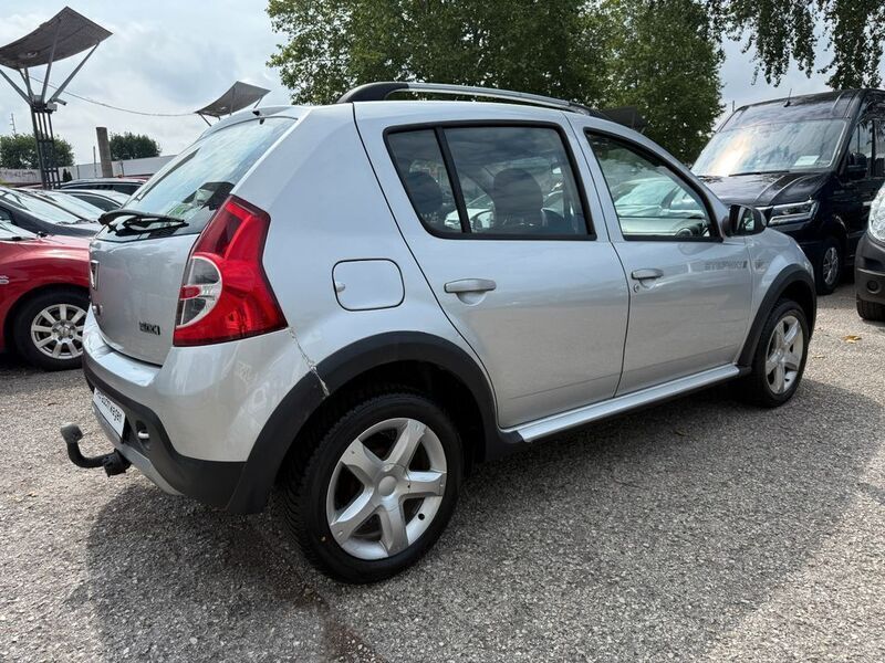 Gebraucht Dacia Sandero Stepway 88 PS (64 kW) 2012 Grau Kleinwagen