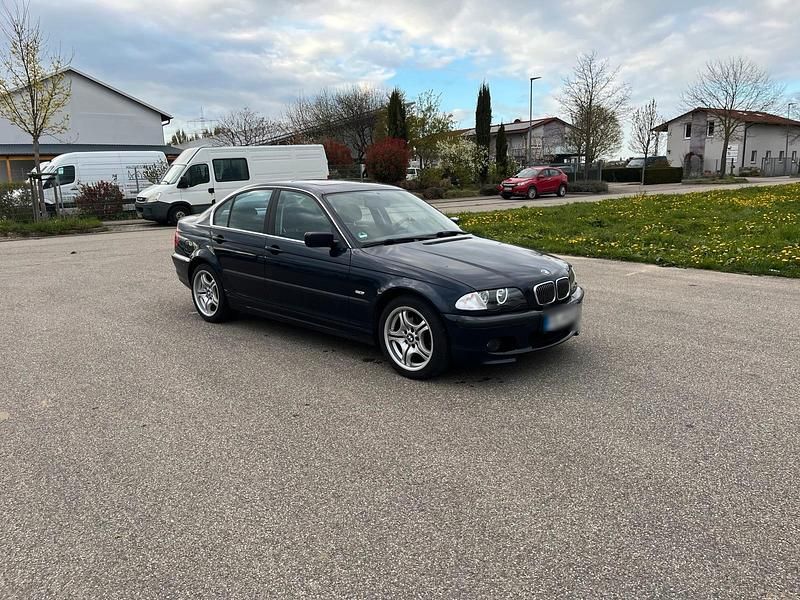 Gebraucht BMW 323 170 PS (125 kW) 2000 Blau Limousine