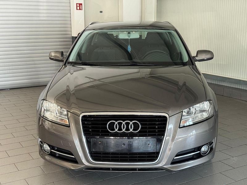 Gebraucht Audi A3 Sportback Attraction 105 PS (77 kW) 2010 Grau Kleinwagen