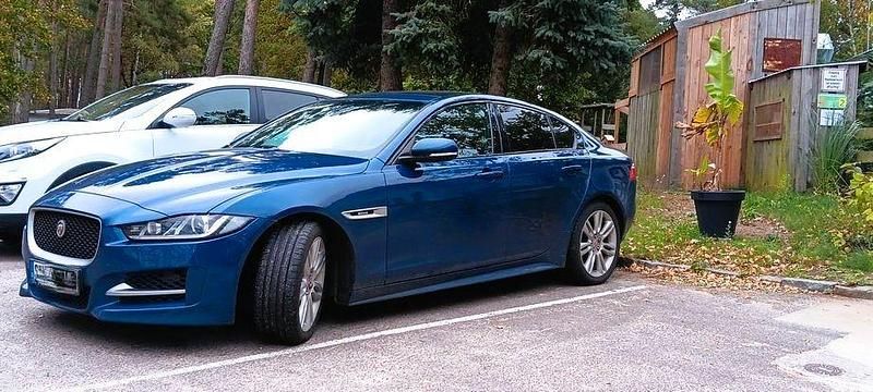 Blau Gebraucht 2015 Jaguar XE R-Sport Limousine | 12.100 € (Teuer) - Bild 1/4