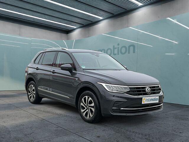 Grau Gebraucht 2022 VW Tiguan Active SUV | 28.800 € (Fairer Preis) - Bild 1/2