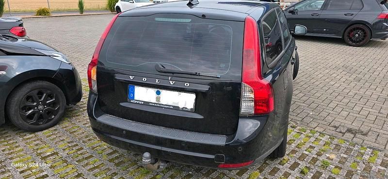 Schwarz Gebraucht 2009 Volvo V50 Kombi | 1.600 € (Guter Preis) - Bild 1/4