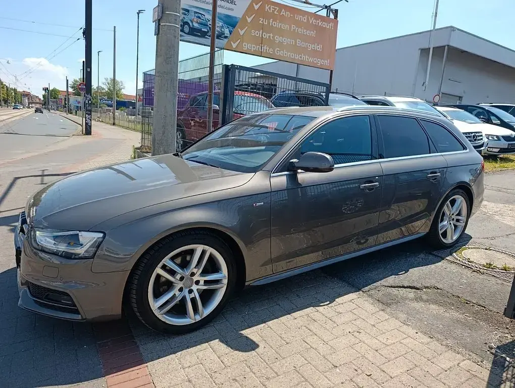 Gebraucht Audi A4 S-Line 190 PS (139 kW) 2015 Grau Kombi
