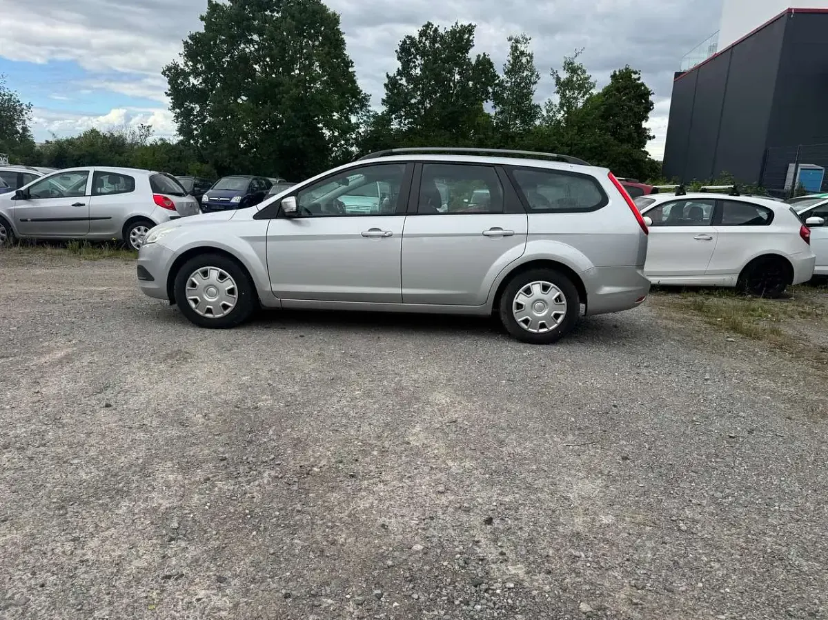 Gebraucht Ford Focus Style 109 PS (80 kW) 2008 Polarsilber metallic Kombi