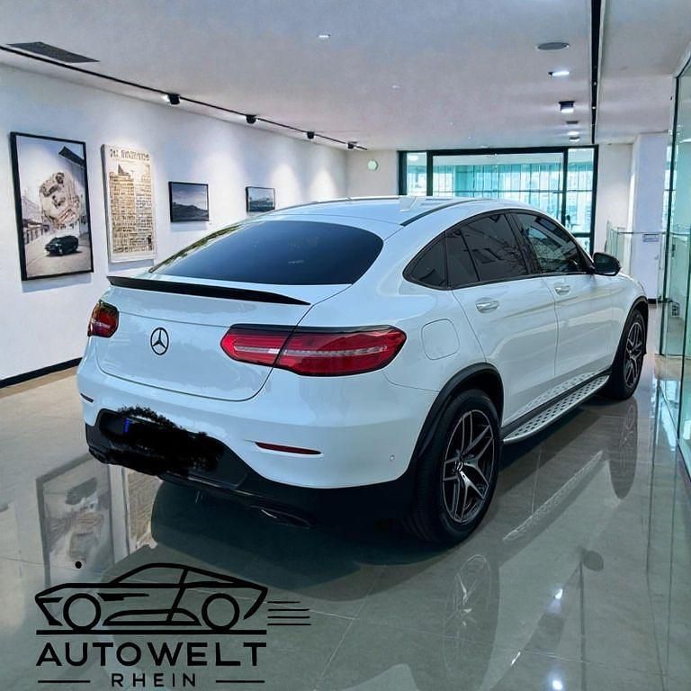 Gebraucht Mercedes GLC250 AMG 211 PS (155 kW) 2019 Weiß Coupé