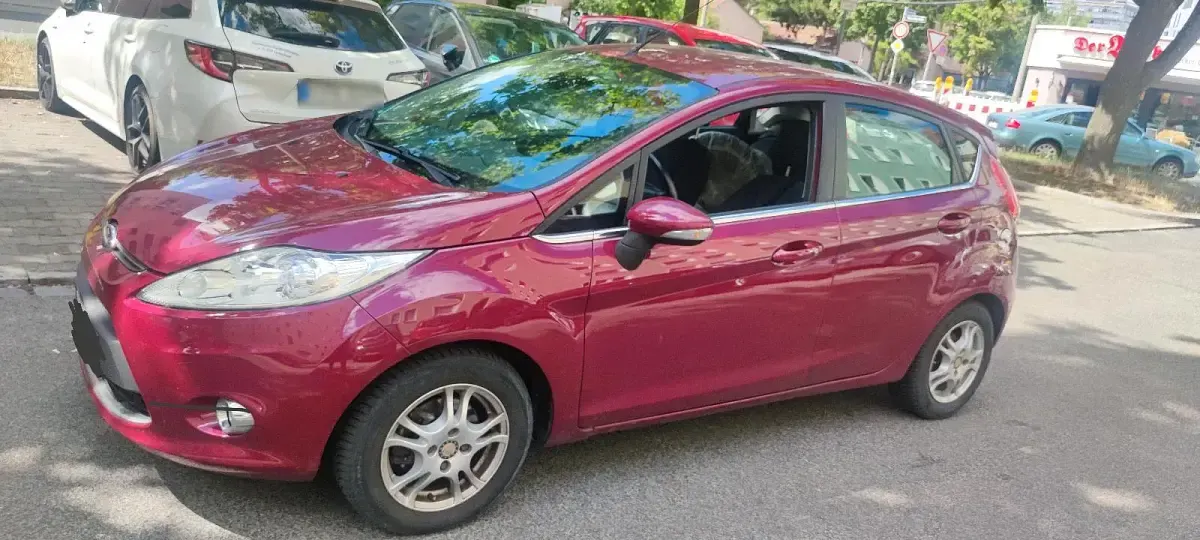 Gebraucht Ford Fiesta Titanium 85 PS (62 kW) 2013 Rot Kleinwagen