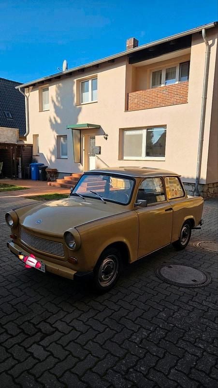 Beige Gebraucht 1983 Trabant 601 Limousine | 2.700 € - Bild 1/4