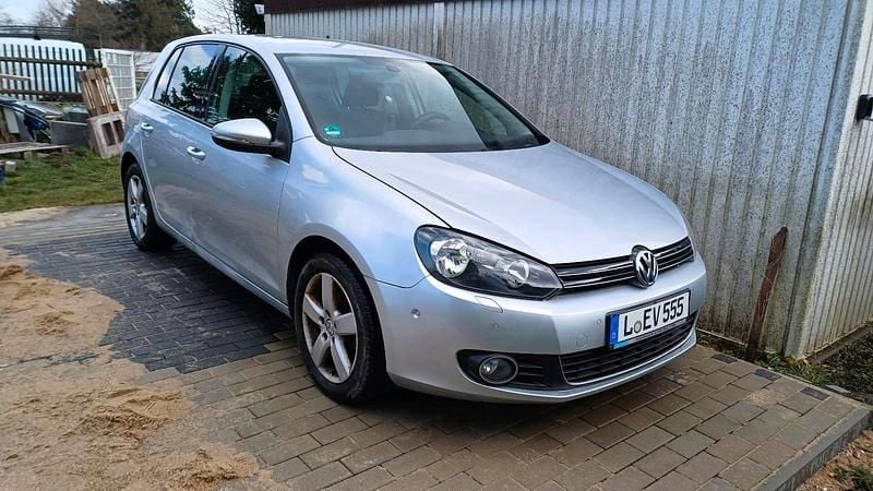 Gebraucht VW Golf VI 105 PS (77 kW) 2011 Silber Kleinwagen