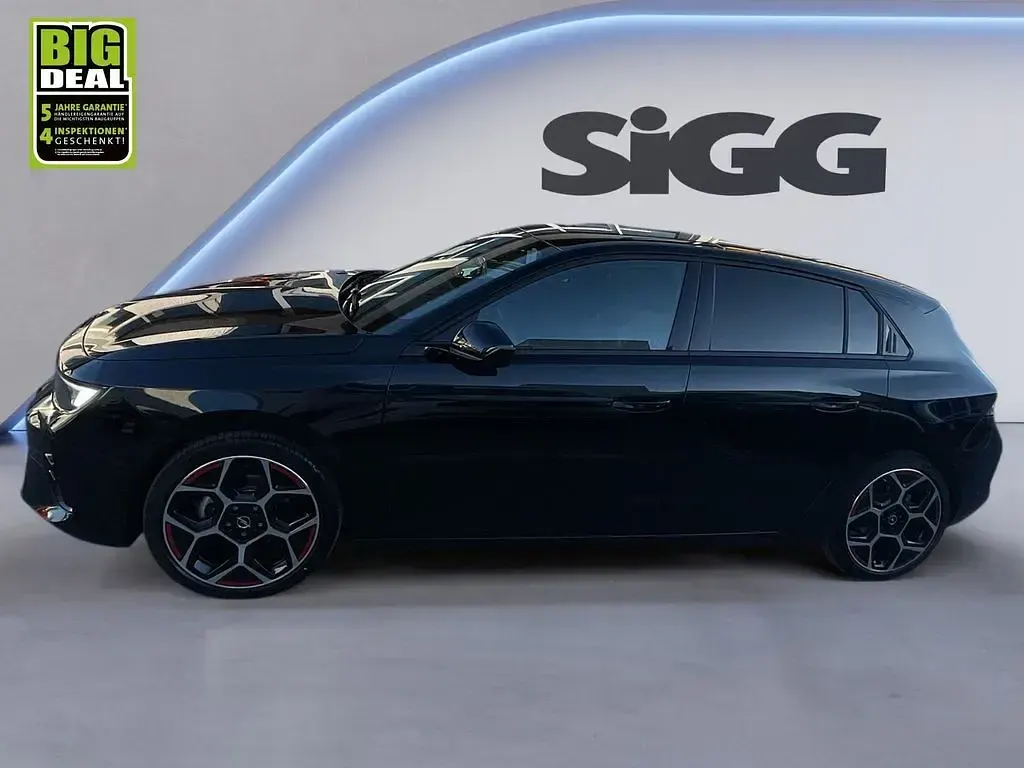 Gebraucht Opel Astra GS Line 131 PS (96 kW) 2023 Diamant schwarz/karbon schwarz Limousine