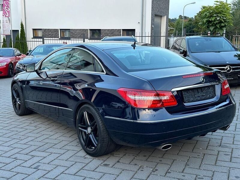 Blau Gebraucht 2012 Mercedes E350 Coupé | 7.450 € (Teuer) - Bild 1/4