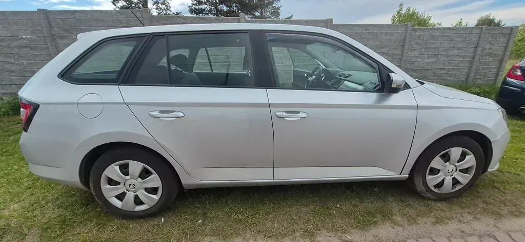 Gebraucht Skoda Fabia Ambition 90 PS (66 kW) 2016 Silber Kombi