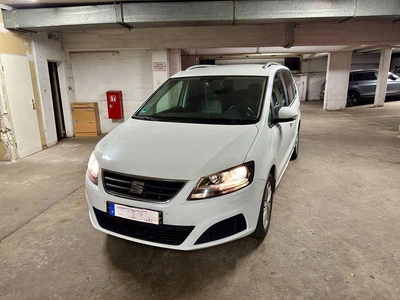 Weiß Gebraucht 2015 Seat Alhambra Ecomotive Van / Kleinbus | 12.990 € (Superpreis) - Bild 1/4