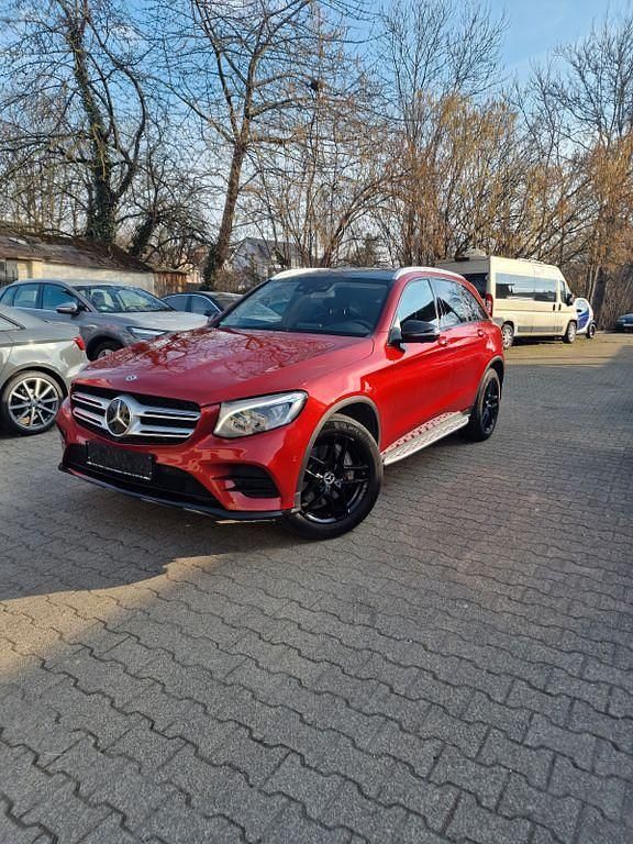Rot Gebraucht 2019 Mercedes GLC350 SUV | 32.600 € (Fairer Preis) - Bild 1/3