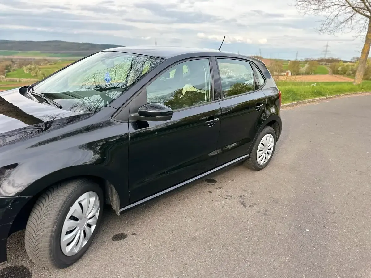 Second-hand VW Polo 75 CP (55 kW) 2014 Negru Hatchback