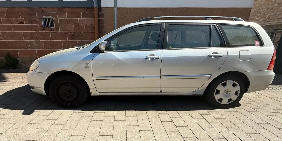 Gebraucht Toyota Corolla 96 PS (70 kW) 2003 Silber Kombi