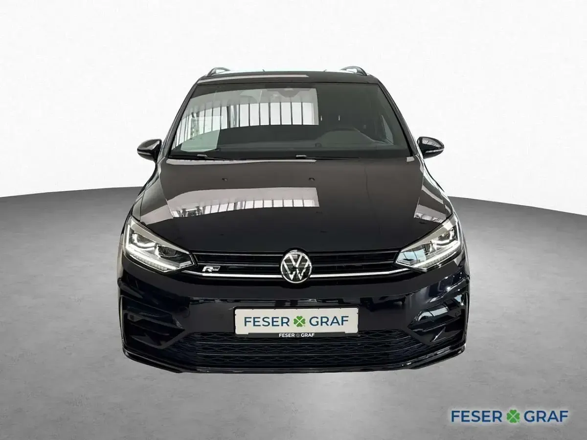 Gebraucht VW Touran Highline 150 PS (110 kW) 2025 Deep black perleffekt Van / Kleinbus