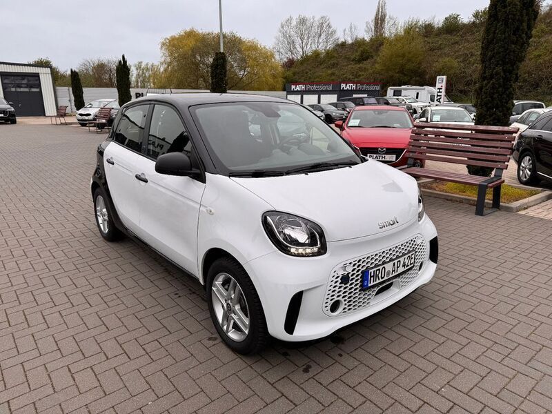 Gebraucht Smart ForFour Electric Drive 60 kW (82 PS) 2021 Weiß Kleinwagen