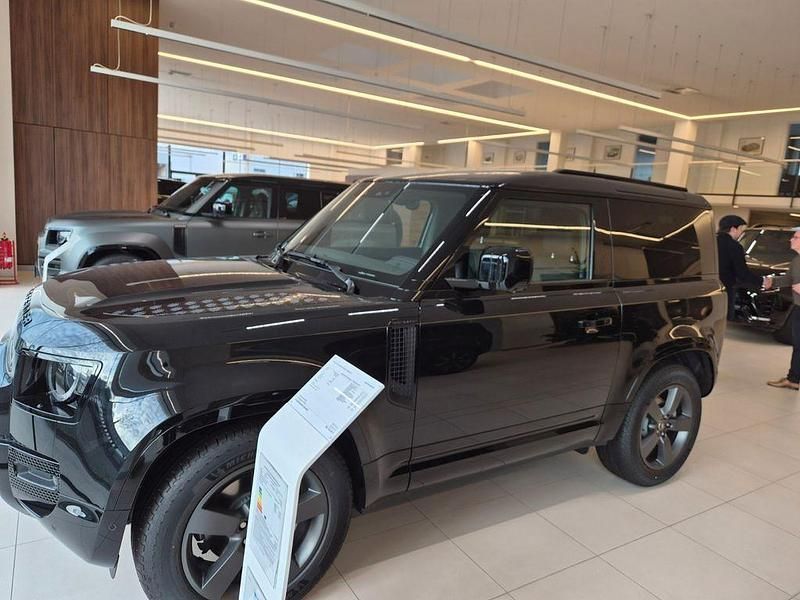 Gebraucht Land Rover Defender SE Dynamic 249 PS (183 kW) 2025 Schwarz SUV
