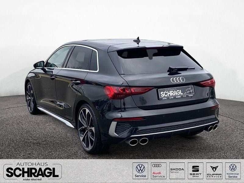 Gebraucht Audi S3 Ambiente 310 PS (228 kW) 2022 Mythosschwarz metallic Limousine